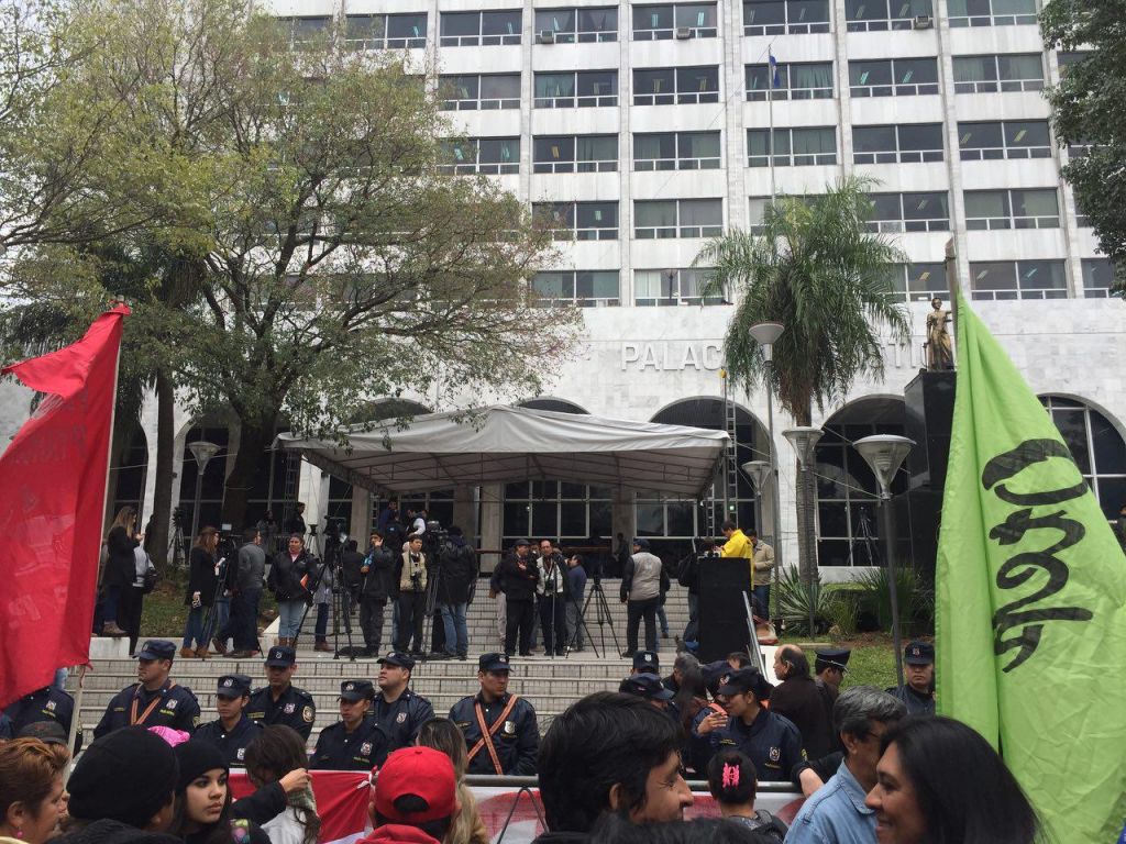 Día de la sentencia, Primera Instancia