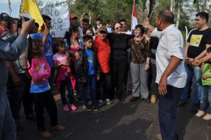 Los liberados son recibidos en su tierra