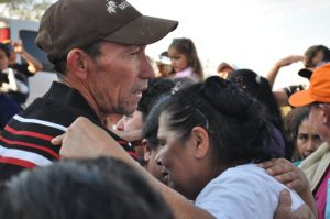 Los liberados son recibidos en su tierra